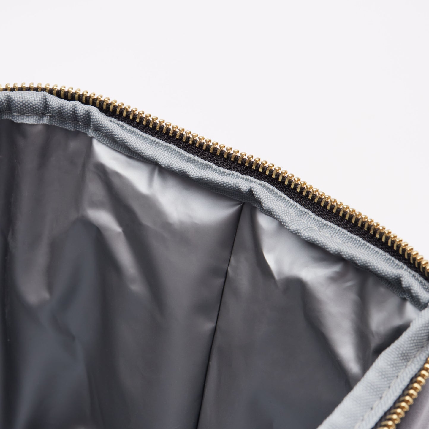 Premium Sustainable Insulated Lunch Bag – Cruelty-Free, Waterproof Faux Leather, Hot & Cold - Obsidian Black