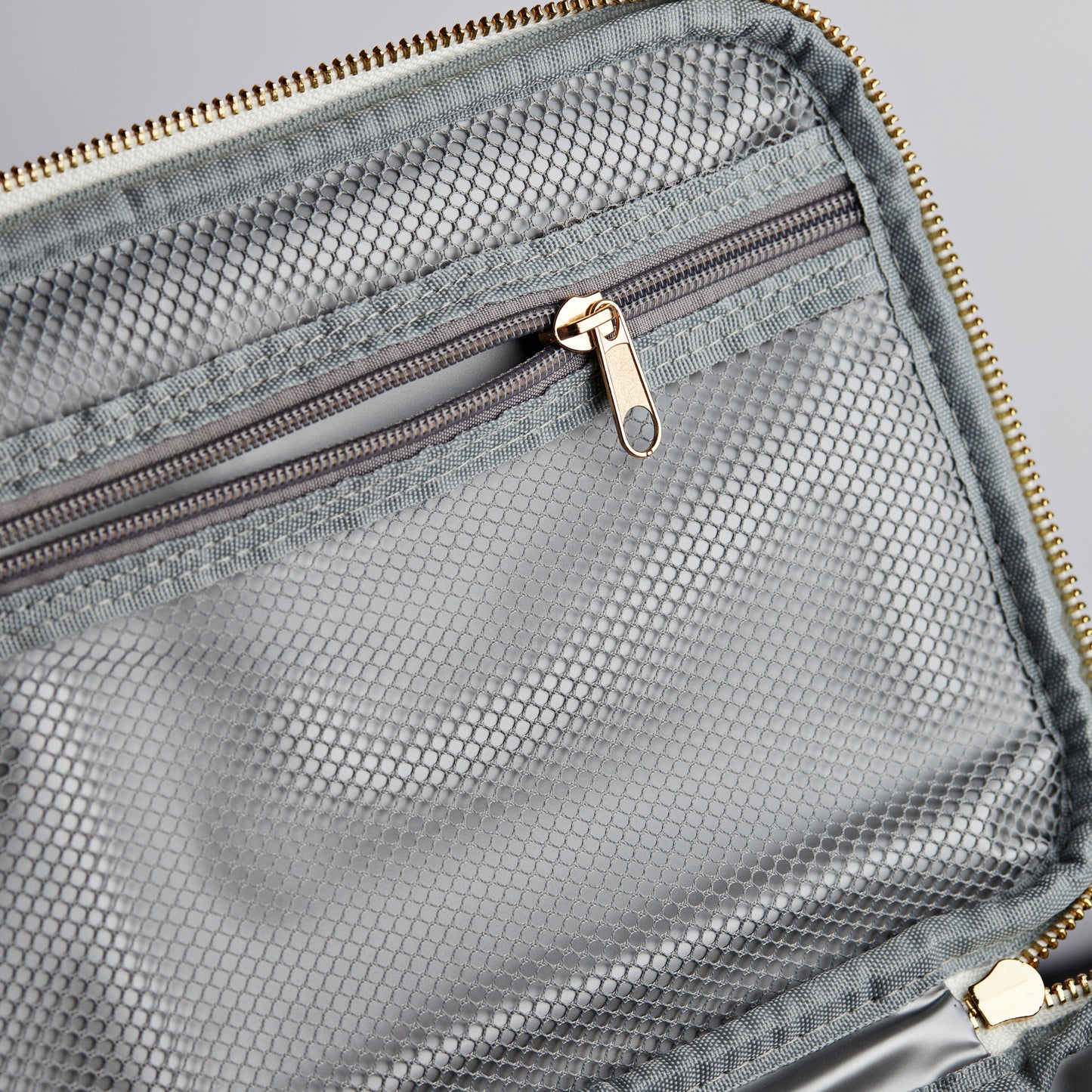 Premium Sustainable Insulated Lunch Bag – Cruelty-Free, Waterproof Faux Leather, Hot & Cold - Obsidian Black